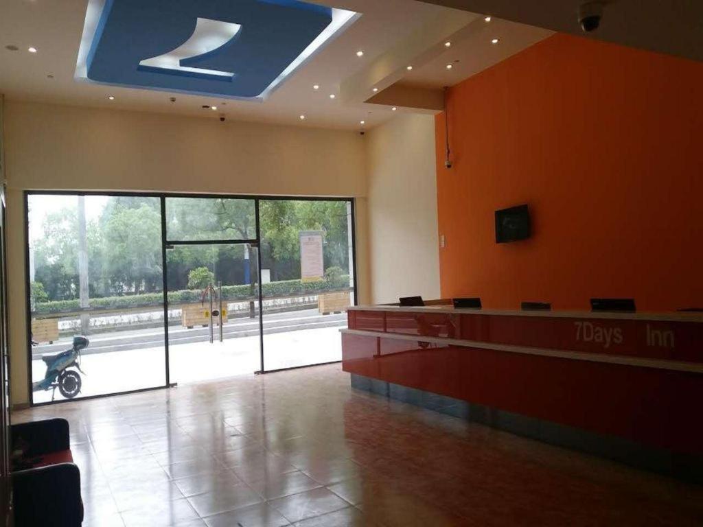 7 Days Inn Shanghai Minhang Dongchuan Road Jiaotong University Экстерьер фото